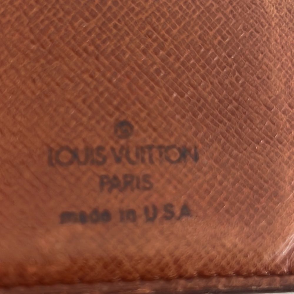 Authenticated Vintage Louis Vuitton Viennois Wallet - Picture 9 of 17